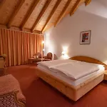 Wellnesshotel Liun מלון 3*