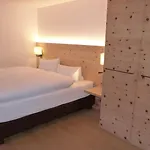 Wellnesshotel Liun מלון