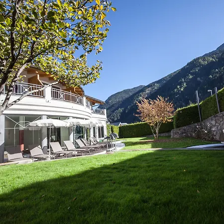 מלון Wellnesshotel Liun Müstair